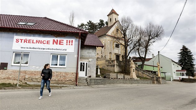 Většina obyvatel Hradčan-Kobeřic na Prostějovsku nesouhlasí se vznikem střelnice poblíž vsi, sepsali proti tomu i petici.
