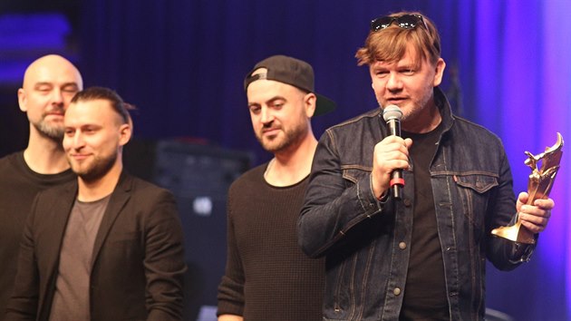 Hvězdou galavečera udílení hudebních cen Žebřík v DEPO2015 v Plzni se stal zpěvák Michal Hrůza. Zvítězil v kategorii Zpěvák a Videoklip.