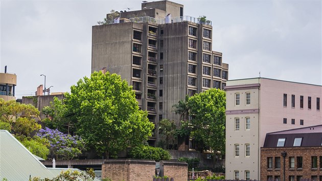 Jedna z nejcennějších brutalistních budov v Sydney je obytná budova Sirius. 
