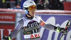 Francouz Victor Muffat-Jeandet slaví tetí místo z obího slalomu v závod...