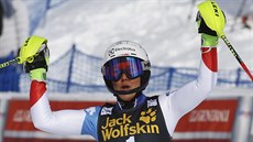 výcarka Wendy Holdenerová se raduje z druhé píky ve slalomu, který se jel v...