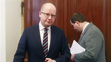 Bývalý premiér Bohuslav Sobotka na schzi snmovního bezpenostního výboru k...