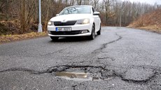 Mezi rizikové úseky silnic na Liberecku pat�í t�eba ulice St�íbrný kopec ve...
