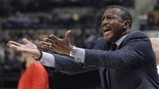 Dwane Casey, trenér Toronta, se zlobí.