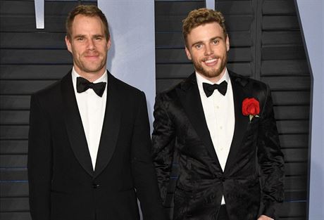 Matthew Wilkas a Gus Kenworthy na party magazínu Vanity Fair po udílení cen...