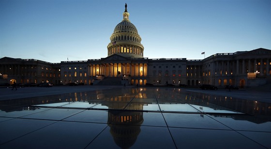 Pohled na Kapitol, sídlo Snmovny reprezentant a Senátu USA (5. bezna 2018)