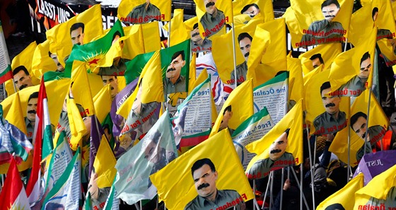 Hannover. Kurdská demonstrace proti turecké vojenské operaci v Afrínu (17....