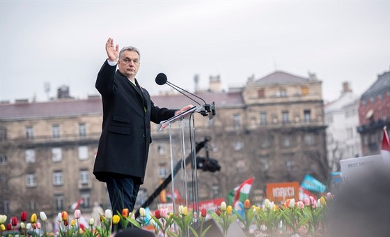 Budapešť. Maďarský premiér Viktor Orbán na předvolebním mítinku při...