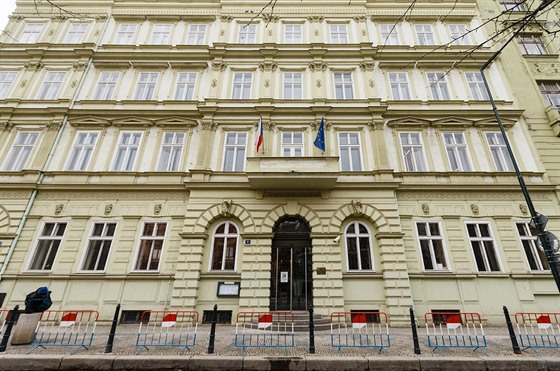 Byty se nachází v centru Prahy na Senovážném náměstí.