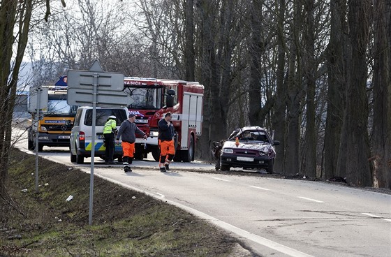 Místo tragické dopravní nehody, při níž na okraji Olomouce u křižovatky na...