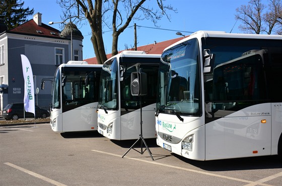 Autobusy společnosti BusLine.