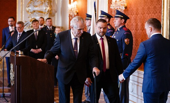 Prezident republiky Milo Zeman udlil na Praském hrad státní vyznamenání...