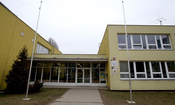 Základní škola v Herčíkově ulici v Brně, jejíž žák se nešťastně uškrtil...