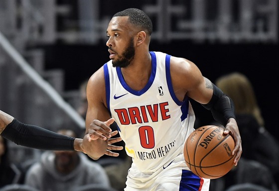 Zeke Upshaw v dresu Grand Rapids Drive, farmáského celku Detroitu