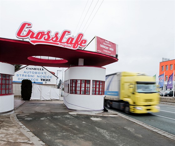 Firma chystala otevření kavárny v prvorepublikové benzince. Snímek je z března 2018.