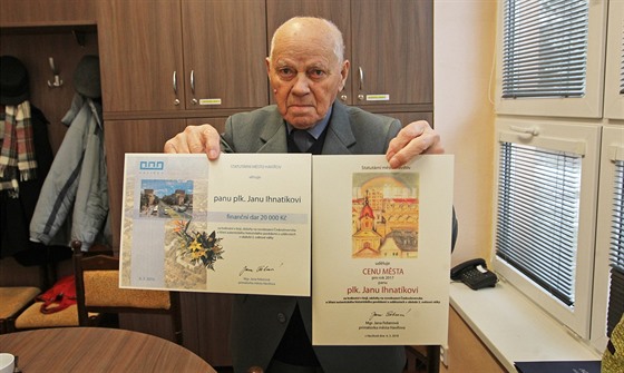 Válečný veterán Jan Ihnatík obdržel Cenu města Havířova za rok 2017.