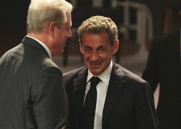 Žalobce navrhl exprezidentu Sarkozymu čtyři roky vězení za korupci