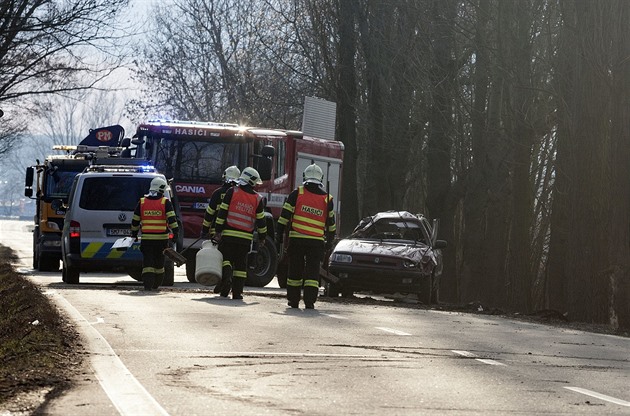 Místo tragické dopravní nehody, pi ní na okraji Olomouce u kiovatky na...