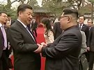 Severokorejský vdce Kim ong-un (vpravo) a ínský prezident Si in-pching...