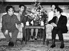Severokorejský vdce Kim-ong il (vlevo) pi setkání s éfem Národního lidového...