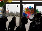 Ve Znojm vypoutli balónky na poest zabitého uitele