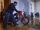 Motocyklová expozice na hrad Kámen, ve správ pelhimovského Muzea Vysoiny,...