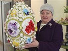 Drahoslava Horká vytvoila na výstavu v Horáckém muzeu také obí vejce pletené...