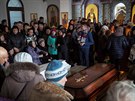 V Kemerovu pohbili první obti tragického poáru obchodního domu. (28. bezna...