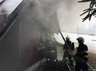 Požár chaty u malé sjezdovky v lyžařském středisku Kohútka v Novém Hrozenkově.