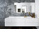 Koupelny zdobí stíbroedé strky s nádhernými pírodními dekory od firmy Wall...