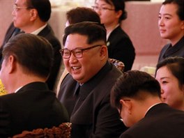 Severokorejsk vdce Kim ong-un na recepci pi sv nvtv ny (bezen 2018)
