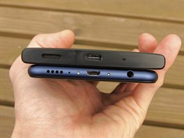 Sony Xperia XA2 ultra na první pohled nepsobí jako smartphone podle moderních...