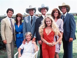 Hvzdy seriálu Dallas: Patrick Duffy, Victoria Principalová, Jim Davis, Larry...