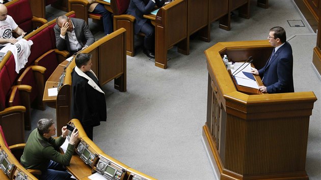 Ukrajinský parlament zbavil Nadiju Savčenkovou imunity. Prokuratura ji viní z příprav převratu (22. března 2018)