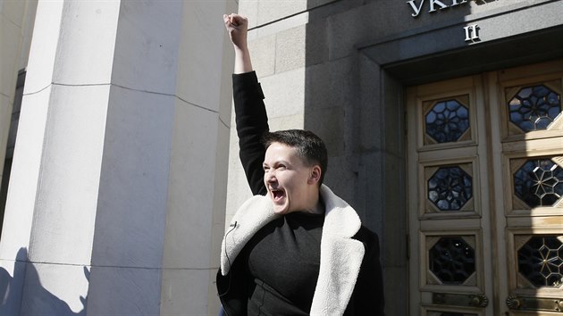 Ukrajinský parlament zbavil Nadiju Savčenkovou imunity. Prokuratura ji viní z příprav převratu (22. března 2018)