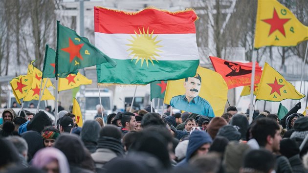 Hannover. Kurdská demonstrace proti turecké vojenské operaci v Afrínu (17. března 2018)