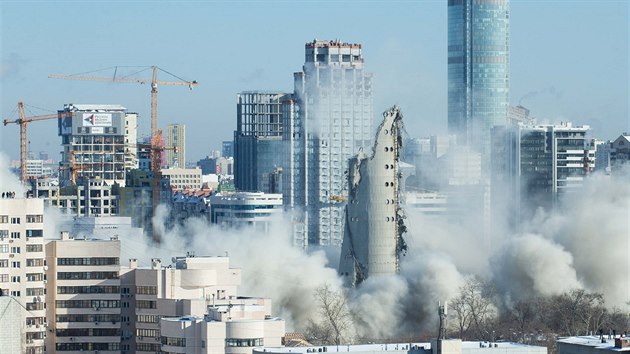 Demolice nedostavěné televizní věže v Jekatěrinburgu (24. března 2018)