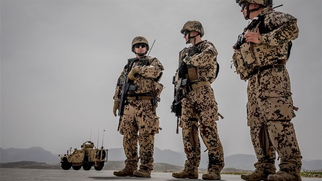 Pslunci Bundeswehru na zkladn v afghnskm Mazre arfu (25. bezna 2018)