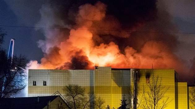 Poár obchodního centra v ruském mst Kemerovo (25.3.2018)