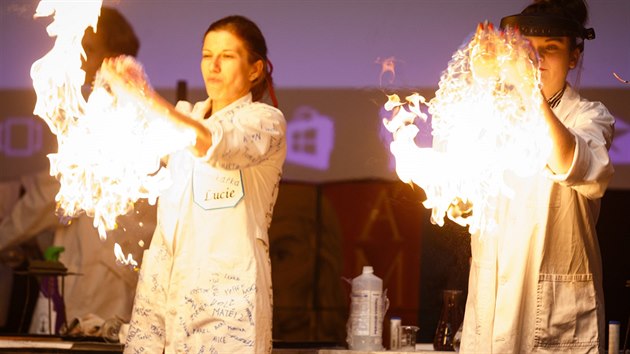 Studentky chemikářky Lucie Bakalové v akci (23. března 2018)