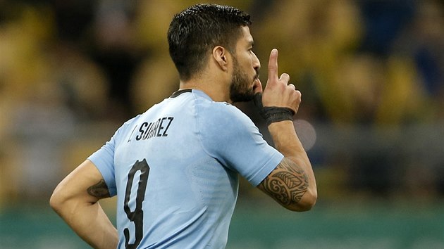 Uruguayský útočník Luis Suárez se raduje z gólu v utkání China Cupu proti Česku.