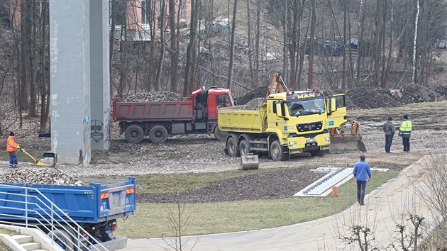 Prvn prce na oprav Brnnskho mostu u zaaly. Pro vekerou dopravu se silnice pes nj prochzejc uzave v pondl 1. dubna v 9 hodin rno.