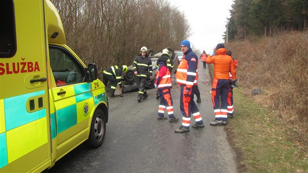 idie v okol hledali policist i psovod, mli obavy, aby nkde neleel zrann.