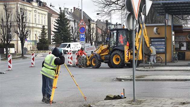 Příprava na velkou rekonstrukci autobusového nádraží v Holešově.