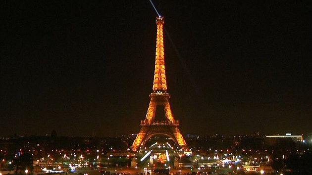 Eiffelova vz v rmci Hodiny Zm zhasla