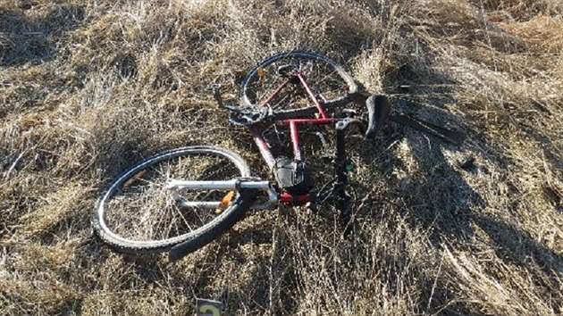 Tatra na Jinsku vytlaila cyklistku (21.3.2018).