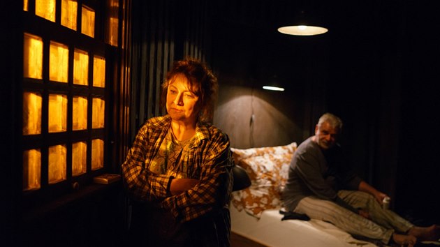 Zlata Adamovská a Petr Štěpánek v divadelní adaptaci Misery