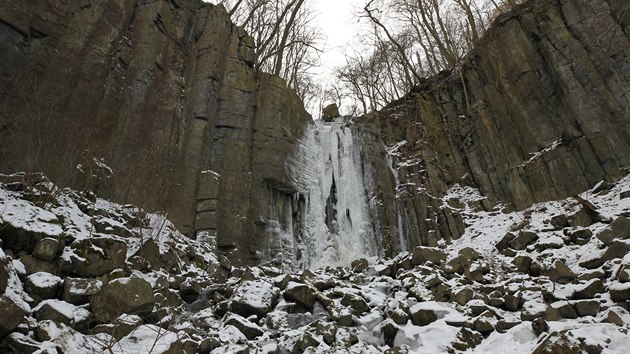 Vaňovský vodopád v zimě.