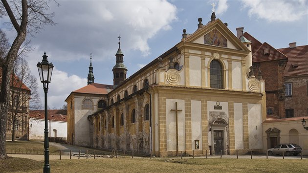 Penze na rekonstrukci kostela Nanebevzet Panny Marie v Plasch jsou ji na cest. Na opravy je vylenno 70 milion korun, hotovo by mlo bt do prosince 2020. (27. 3. 2018)