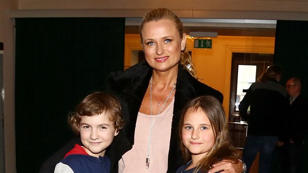 Jana Adamcová s dětmi (8. března 2018)